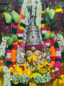 శ్రీమారెమ్మ, చాముండేశ్వరిదేవి ఆలయాలలో పూజలు