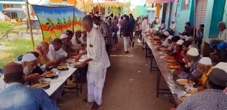 పీర్ల చావిడిలో అన్నదానం