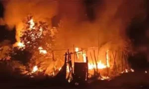 ఏలూరు జిల్లా కోర్టు ఆవరణలో అగ్నిప్రమాదం..