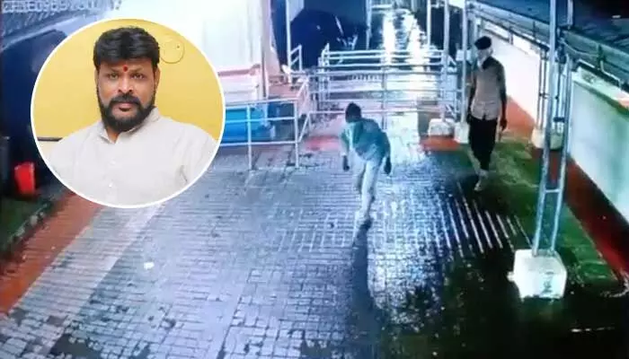 బాసర ఆలయంలో భారీ చోరీ