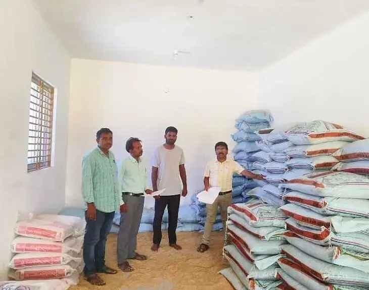 రామసముద్రంలో భారీగా ఎరువుల సీజ్