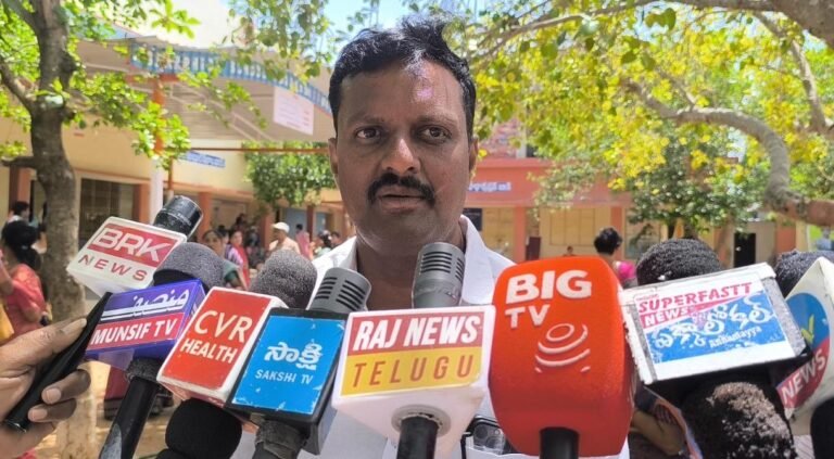 శిక్షణలో ఉపాధ్యాయుల ఆకలి కేకలు