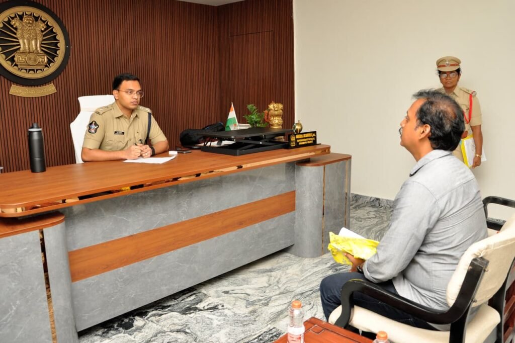 ఫిర్యాదు వెనుక ఒక బాధ ఉంటుంది