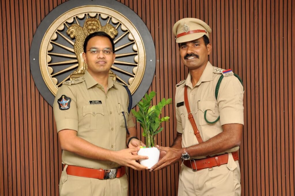 జిల్లా నూతన ఆర్‌ఐగా రంగనాథ్‌ బాబు బాధ్యతల స్వీకరణ