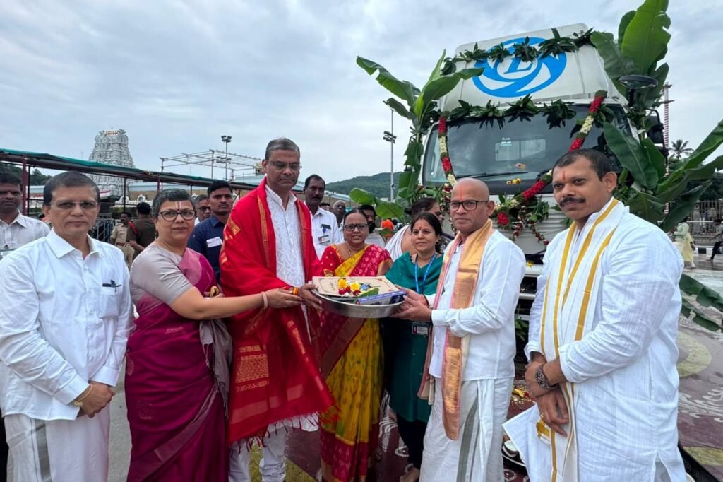 టీడీకి ట్రక్కు విరాళం