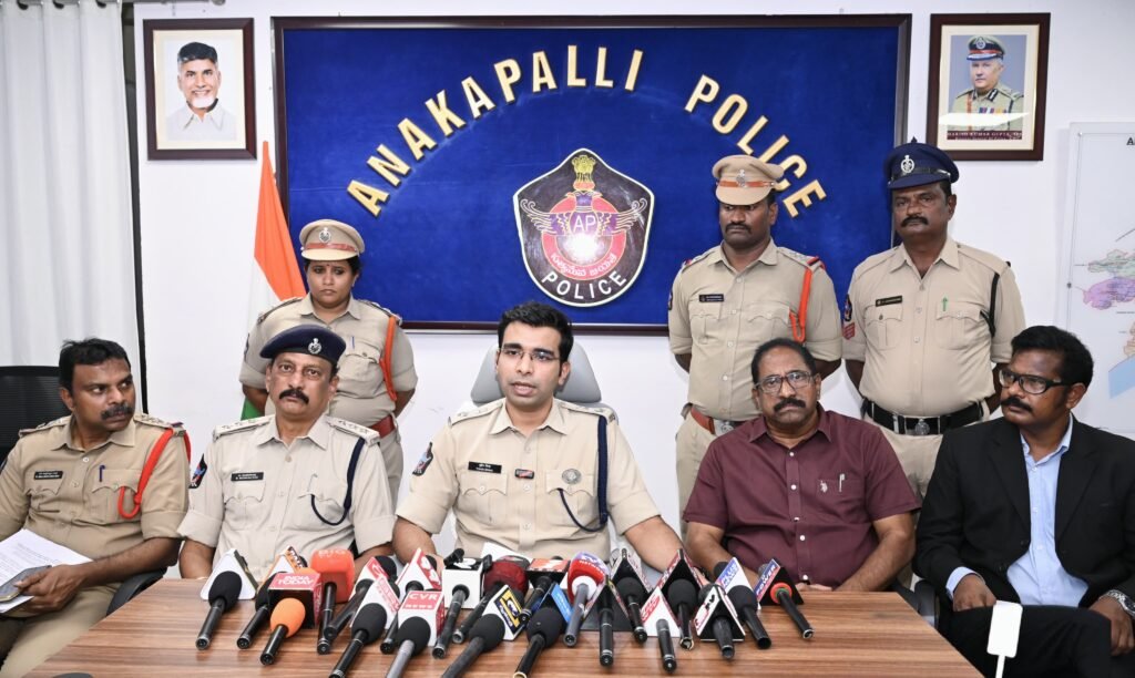 అంతర్జాతీయ డ్రగ్స్ స్మగ్లర్ ముఠా గుట్టురట్టు