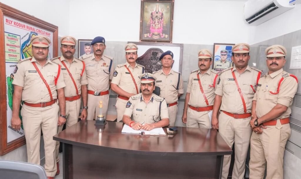 సర్కిల్ కార్యాలయాన్ని ప్రారంభించిన జిల్లా ఎస్పీ  సుబ్బరాయుడు,