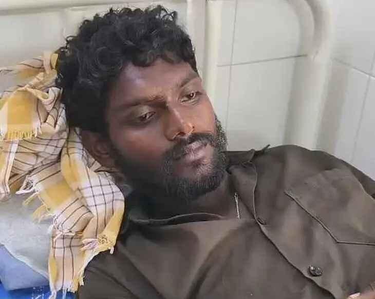 కారు ఢీకొని యువకుడికి గాయాలు