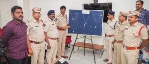 చైన్ స్నాచింగ్‌లకు పాల్పడిన నలుగురు యువకుల అరెస్ట్.