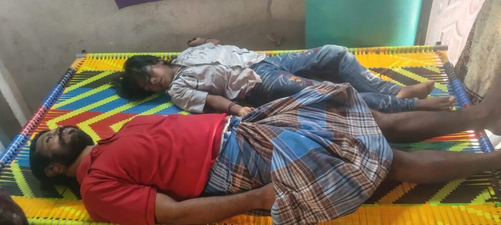 ఒకే కుటుంబానికి చెందిన 4 ఆత్మహత్య