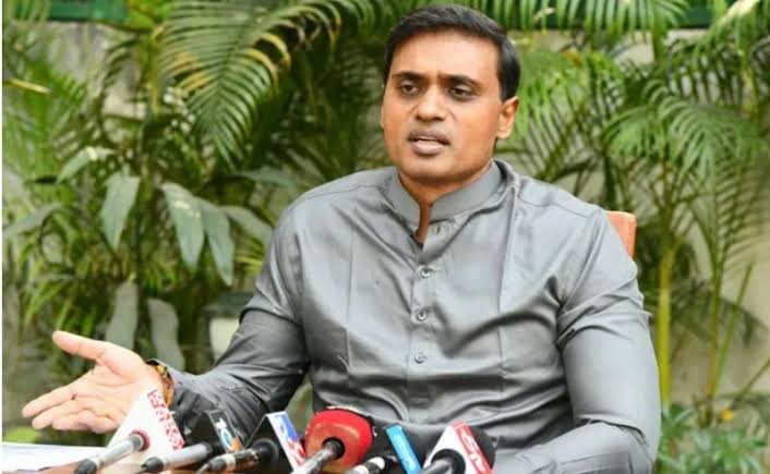 మదనపల్లె అభివృద్ధి శూన్యం.. హామీలు ఎక్కడ?: ఎంపీ విమర్శలు