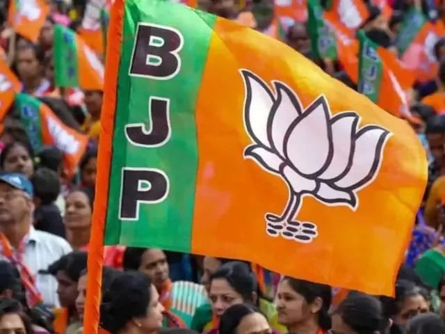 కేంద్ర కేబినెట్‌లో భారీ మార్పులు.. 38 మంది మంత్రుల పై వేటు