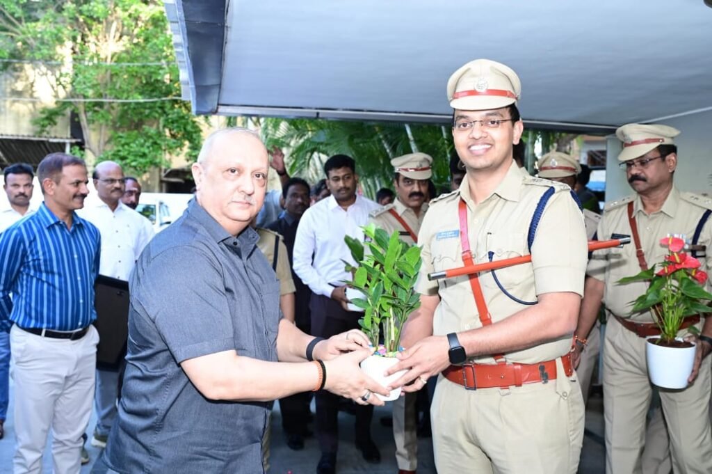 రాష్ట్ర డీజీపీని కలిసిన అన్నమయ్య జిల్లా ఎస్పీ .