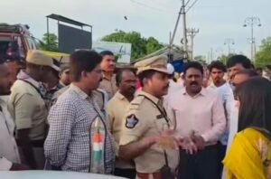 రొట్టెలు పండుగ లో రెవిన్యూ vs పోలీసు