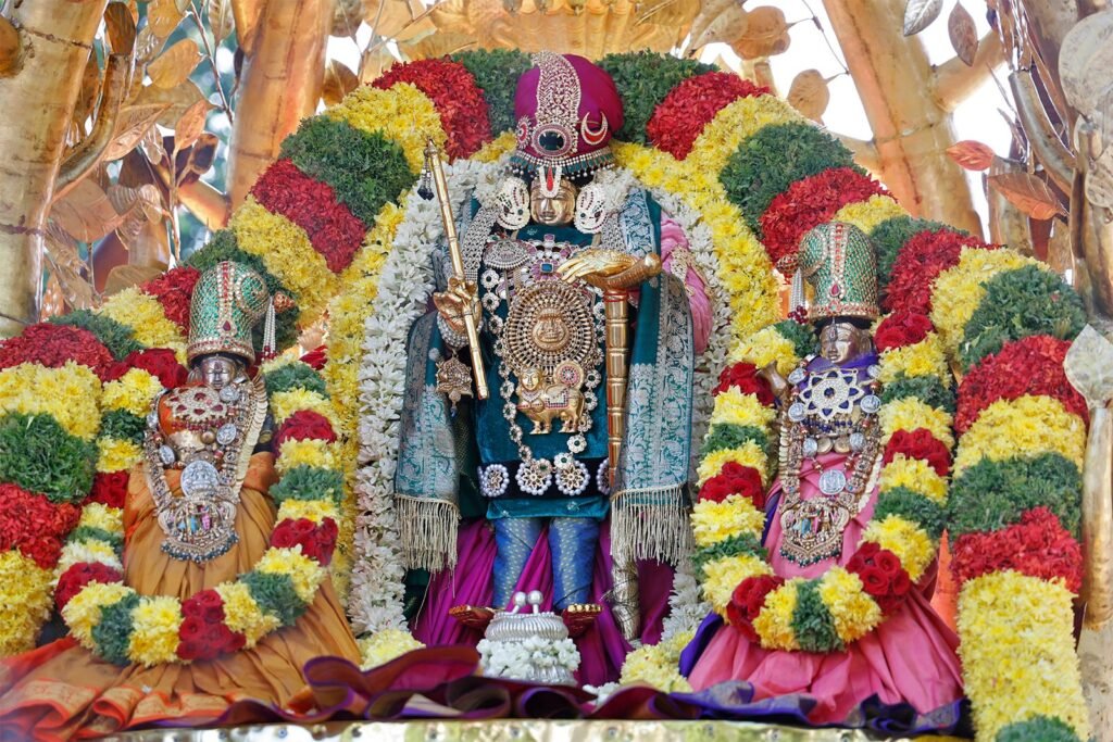 సర్వభూపాల వాహనంపై ప్రసన్న వేంకటేశ్వరస్వామి దివ్యదర్శనం