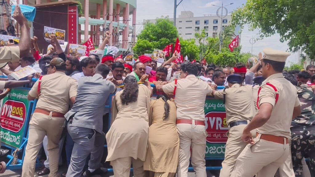 కరువు రైతుల గోడు వినాలని సీఎంతో రాయబారం