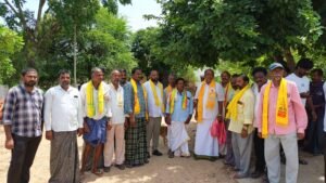 గ్రామ సమస్యలపై చమర్తి జగన్ మోహన్ రాజు చర్చ