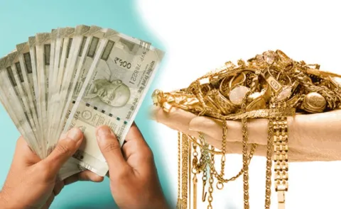 డబ్బులు కట్టినా నగలు ఇవ్వరా?.. బ్యాంకు ఎదుట మహిళ ఆందోళన