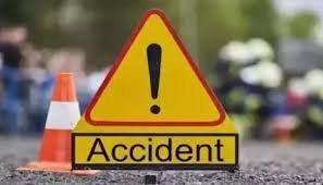 రోడ్డు ప్రమాదంలో వ్యక్తికి గాయాలు