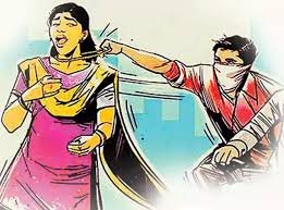 మదనపల్లెలో మహిళ మెడలో బంగారు గొలుసు చోరీ