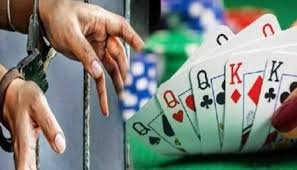పేకాట స్థావరంపై పోలీసుల దాడి.. 11 మంది అరెస్టు