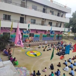 బాష్యంలో పుస్తకాలు విక్రయిస్తున్న రూమ్‌ సీజ్‌
