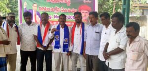 అంబేద్కర్‌ విగ్రహ ఏర్పాటును అడ్డుకుంటున్న రెవెన్యూ