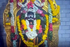 శ్రీ శనేశ్వరస్వామికి ప్రత్యేక పూజలు
