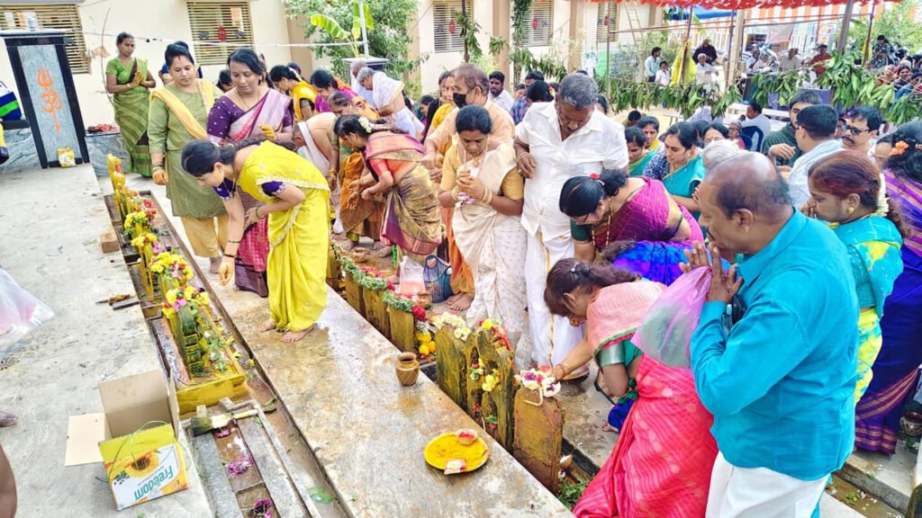 నాగదేవతల ప్రతిష్ఠాపన