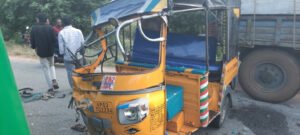 బోయకొండ భక్తుల ఆటోను ఢీకొన్న ఆర్టీసి