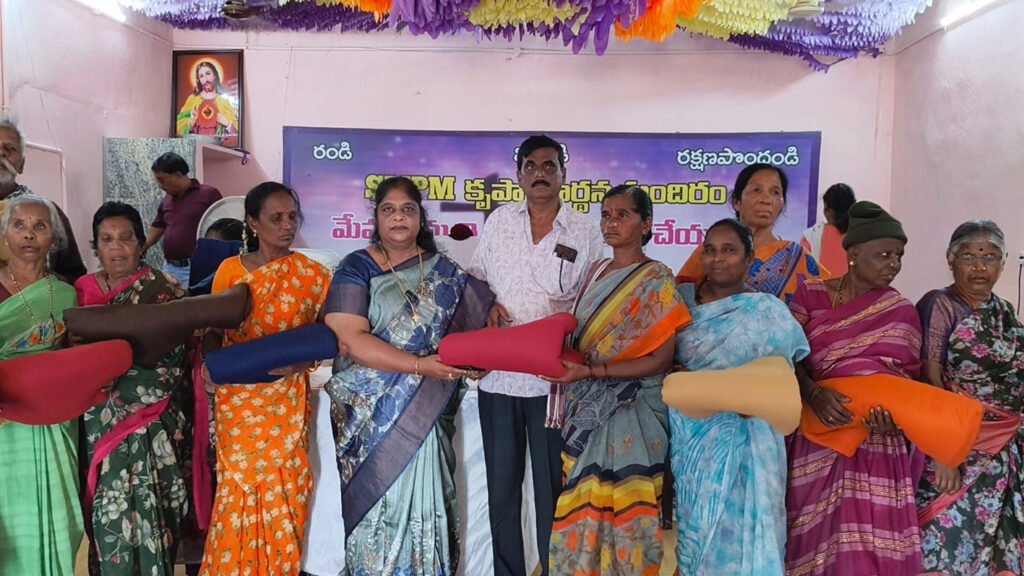 నిరుపేదలకు దుప్పట్లు పంపిణీ