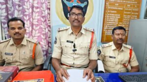 విగ్రహాల చోరీ చేసిన వ్యక్తి అరెస్ట్