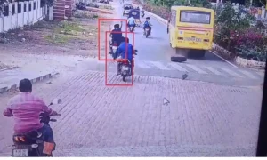పులివెందులలో స్కూల్ బస్సుకు ప్రమాదం.