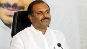 ప్రభుత్వ సంస్థలను ప్రైవేటుపరం చేయడం సరికాదు: గడికోట