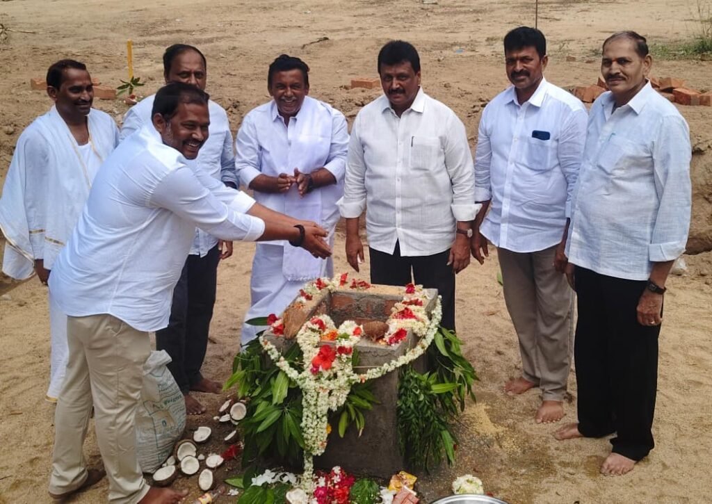 వీరబల్లెలో గంగమ్మ తల్లి ఆలయ పునర్నిర్మాణానికి శంకుస్థాపన