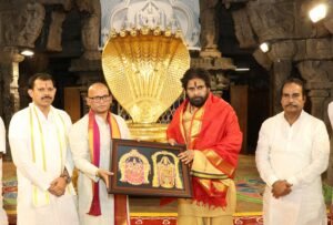 తిరుమల శ్రీ వేంకటేశ్వర స్వామివారిని దర్శించుకున్న పవన్ కళ్యాణ్