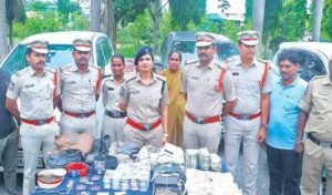 12 మంది సభ్యులతో కూడిన ముఠా గుట్టును పోలీసులు రట్టు