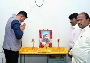 అల్లూరి దేశభక్తి, ధైర్యాన్ని యువత ఆదర్శంగా తీసుకోవాలి: కలెక్టర్