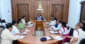 ఆదాయ లక్ష్యాల సాధనకు శాఖల సమన్వయం అవసరం: కలెక్టర్