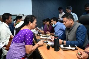 పి జి ఆర్ ఎస్ అర్జీలు సకాలంలో నాణ్యతతో పరిష్కారం చూపాలి.
