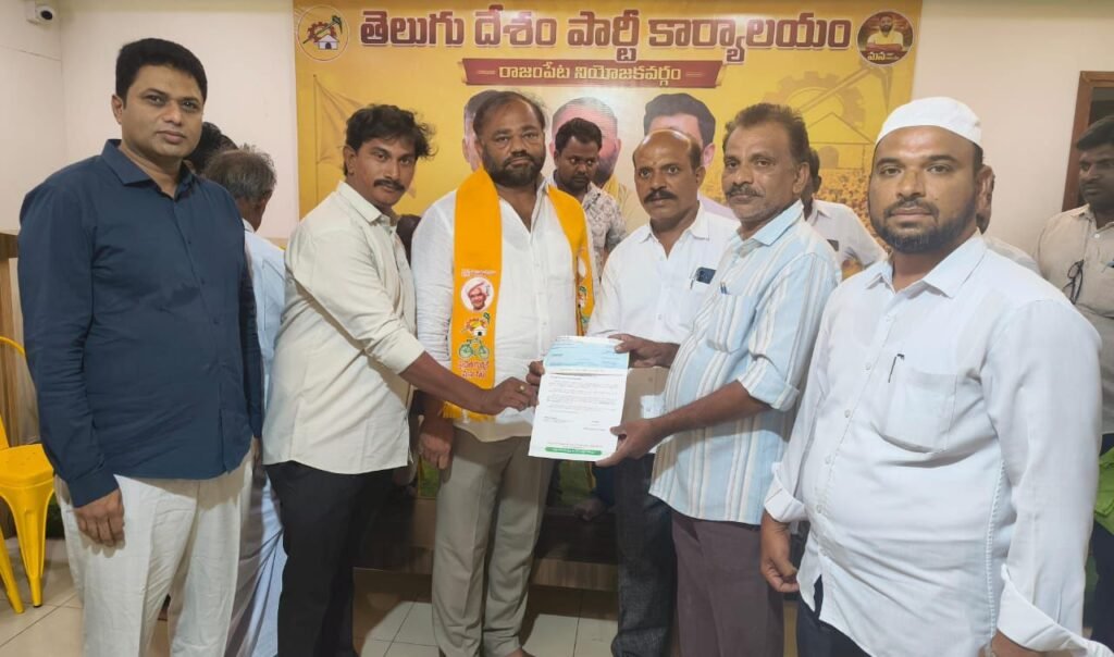 రూ.21.40 లక్షల సీఎంఆర్ఎఫ్ చెక్కుల పంపిణీ