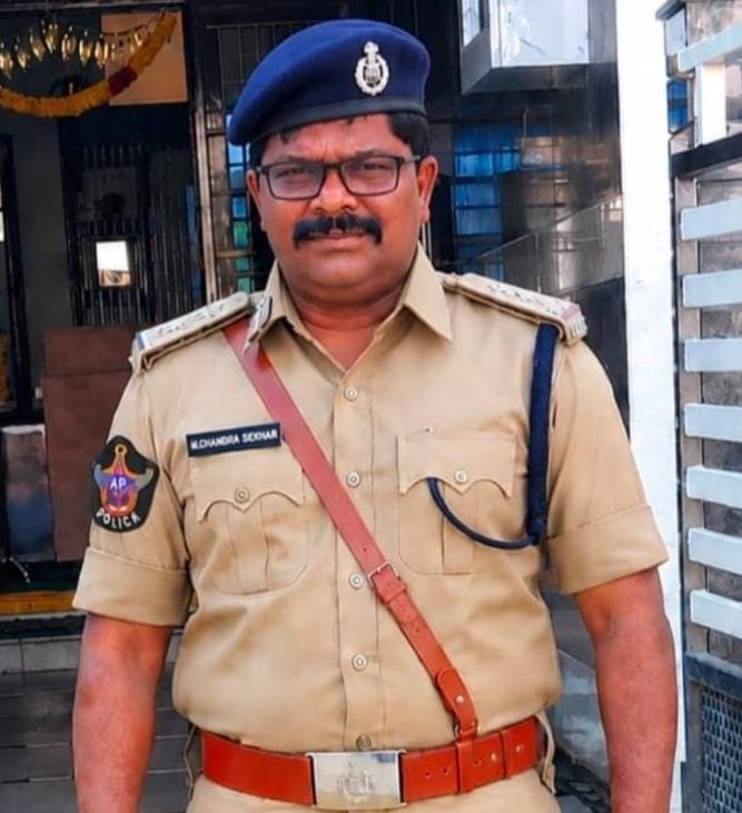 సీఐ చంద్రశేఖర్‌కు డీఎస్పీగా పదోన్నతి