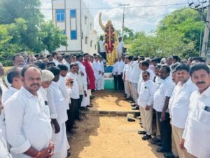 వైఎస్ఆర్ జయంతి సందర్భంగా ఘన నివాళులు