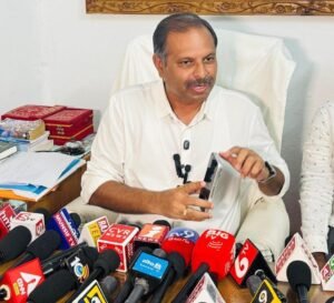 మా పాలనలో అభివృద్ధి.. ఇప్పుడు దోపిడీ: శ్రీకాంత్ రెడ్డి