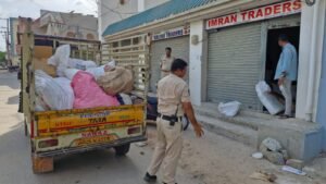 పెద్ద ఎత్తున గుట్కా, పాన్ పరాగ్, భారీ మొత్తంలో కూల్ లిప్స్ స్వాధీనం