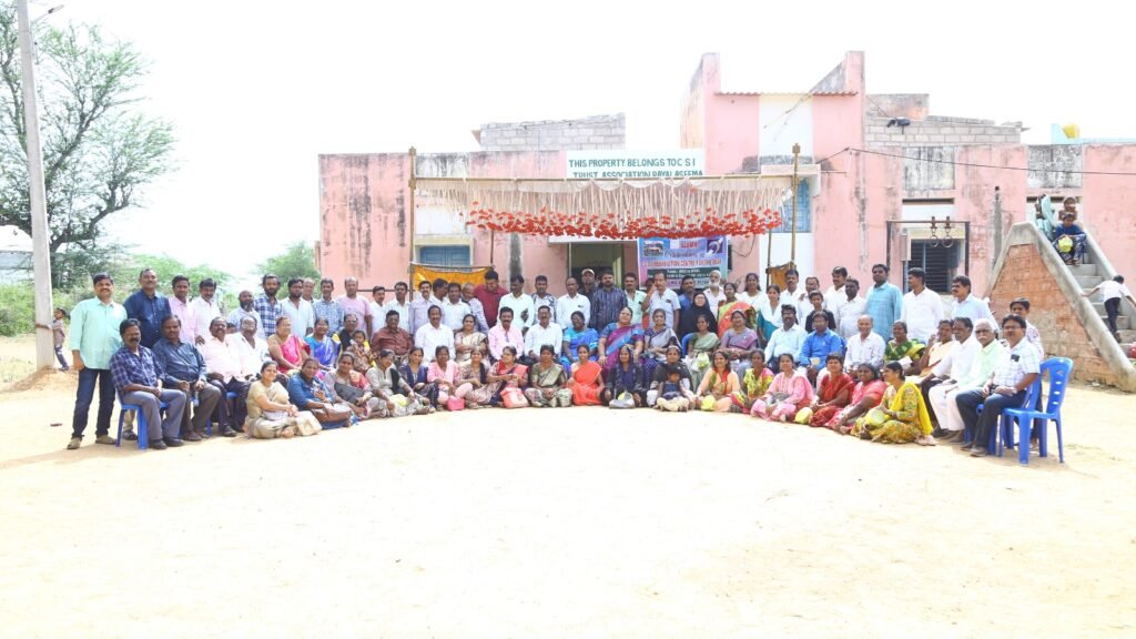 పూర్వ విద్యార్థులు అపూర్వ కలయిక.