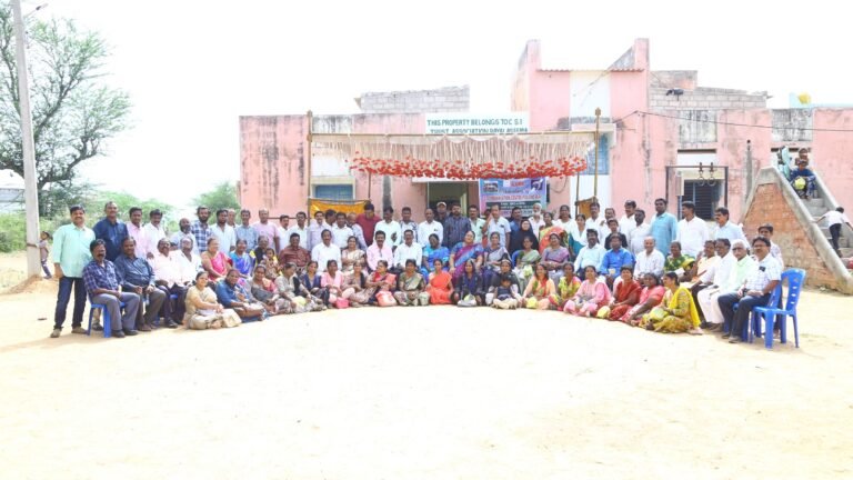 పూర్వ విద్యార్థులు అపూర్వ కలయిక.