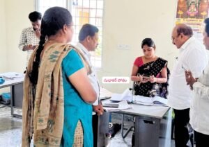 ఆదివారమైనా విధుల్లో ఉండాలి: ఆర్డీవో నారాయణ రెడ్డి