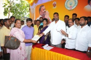 రూ.63 లక్షల CMRF చెక్కులు పంపిణీ చేసిన మంత్రి మండిపల్లి