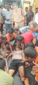 రోడ్డు ప్రమాదంలో ఎస్‌డీఆర్‌ఎఫ్ హెడ్‌ కానిస్టేబుల్ దుర్మరణం